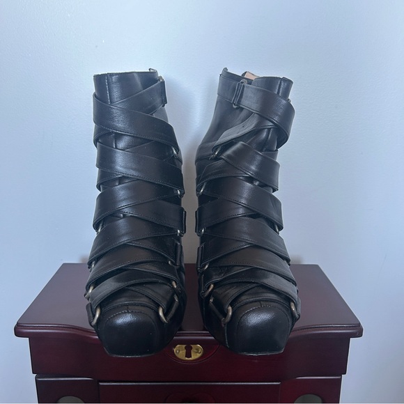 “Christian Louboutin” Nitoinimoi 120 Black Leather Lace-up Ankle Heel Boots - Picture 2 of 8